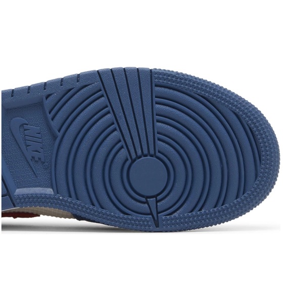 Air Jordan 1 Low SE GS 'Messy Room - Picture 8 of 8